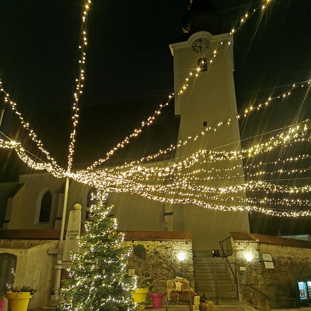Herrlicher Lichterglanz am Dorfplatz